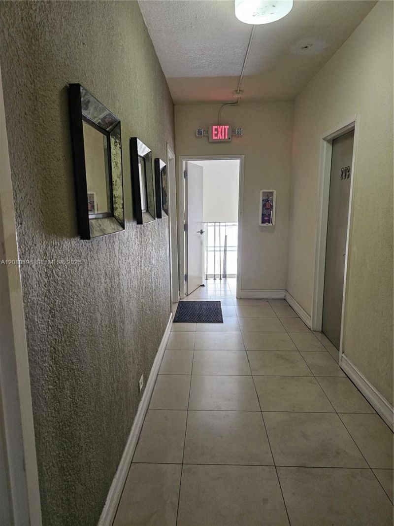 500 14th St , Unit 203, Miami Beach, FL 33139 Photo