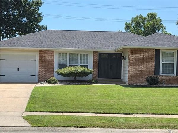410 Palermo Drive, Ballwin, MO 63021