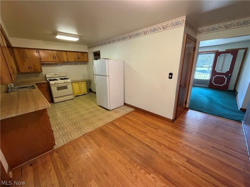 40 N West, Columbiana, OH 44408 Photo 12