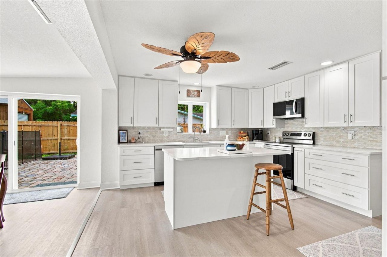 1303 SE Kings Bay Drive, Crystal River, FL 34429 Photo