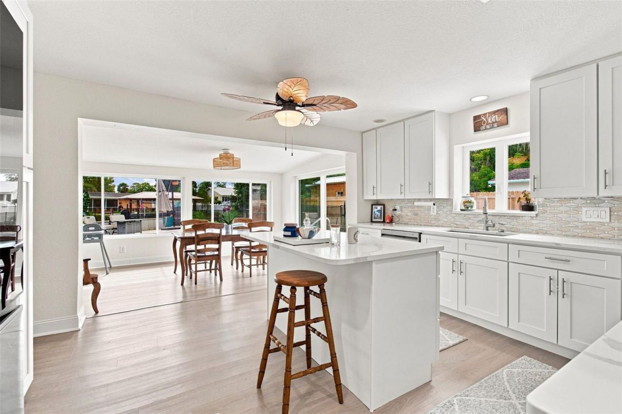 1303 SE Kings Bay Drive, Crystal River, FL 34429 Photo