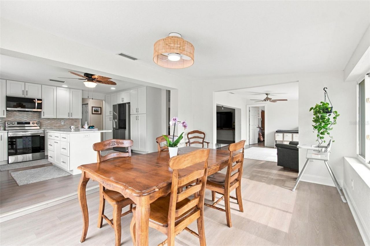 1303 SE Kings Bay Drive, Crystal River, FL 34429 Photo