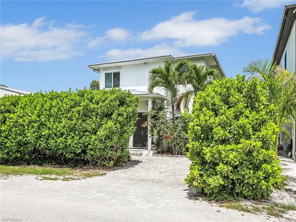 3037 Lunar ST, NAPLES, FL 34112