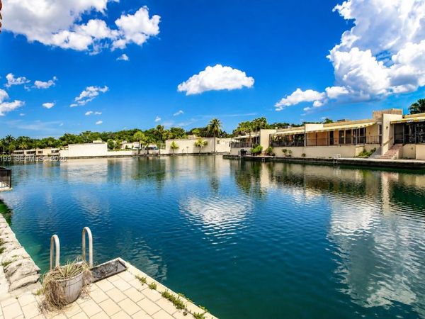 7020 Crown Gate Dr , Unit 7020, Miami Lakes, FL 33014