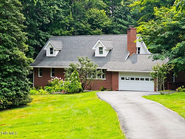 157 Southwest Straughan Drive, Wise, VA 24293