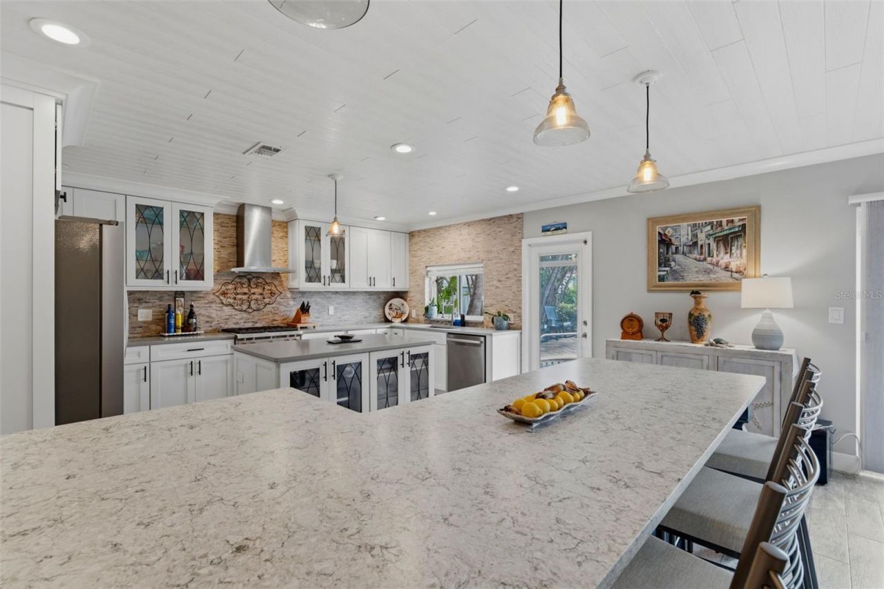 137 12th Street E, Tierra Verde, FL 33715 Photo
