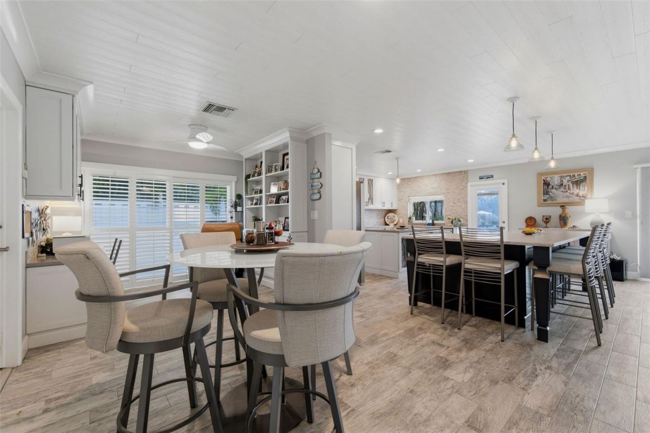 137 12th Street E, Tierra Verde, FL 33715 Photo