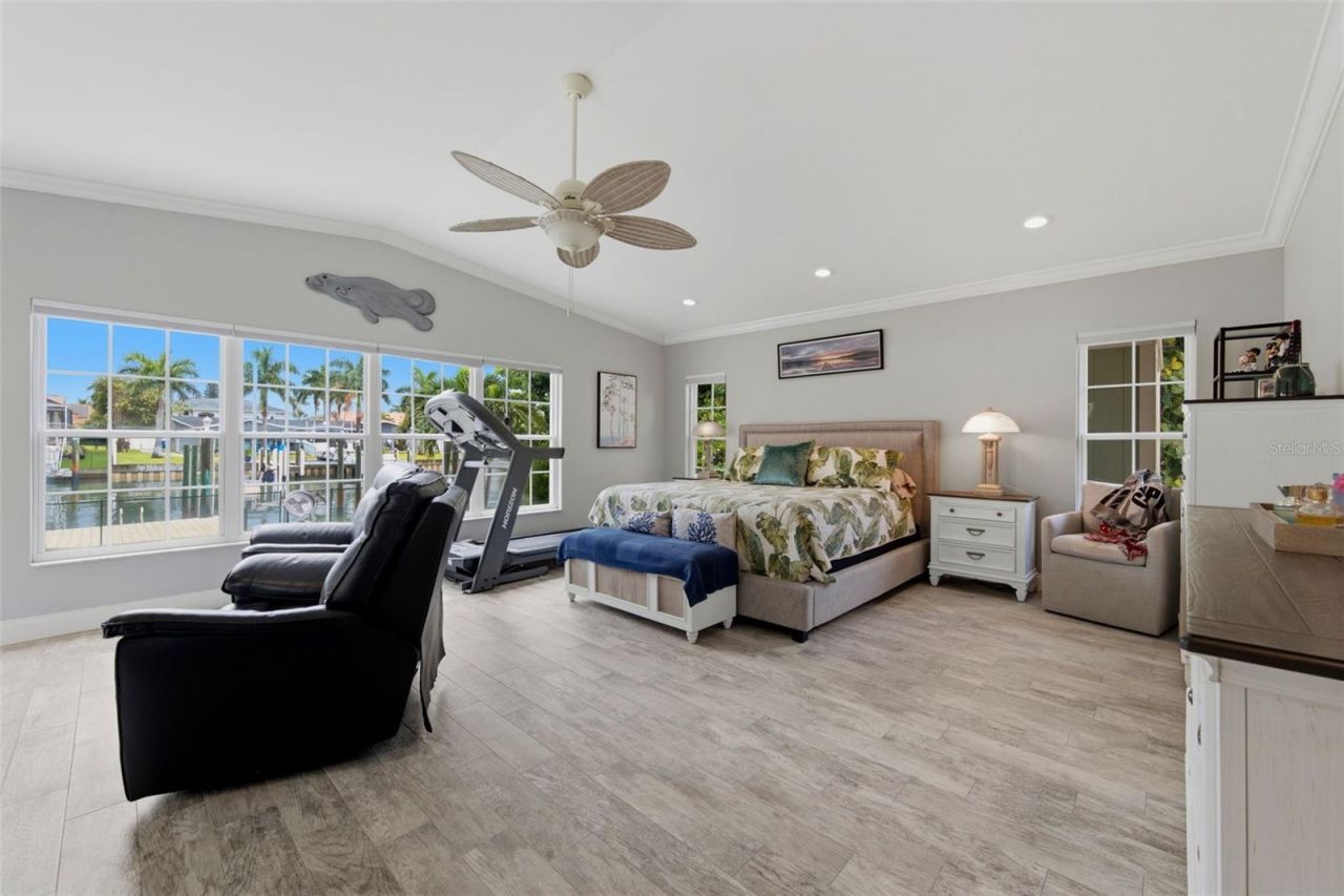 137 12th Street E, Tierra Verde, FL 33715 Photo