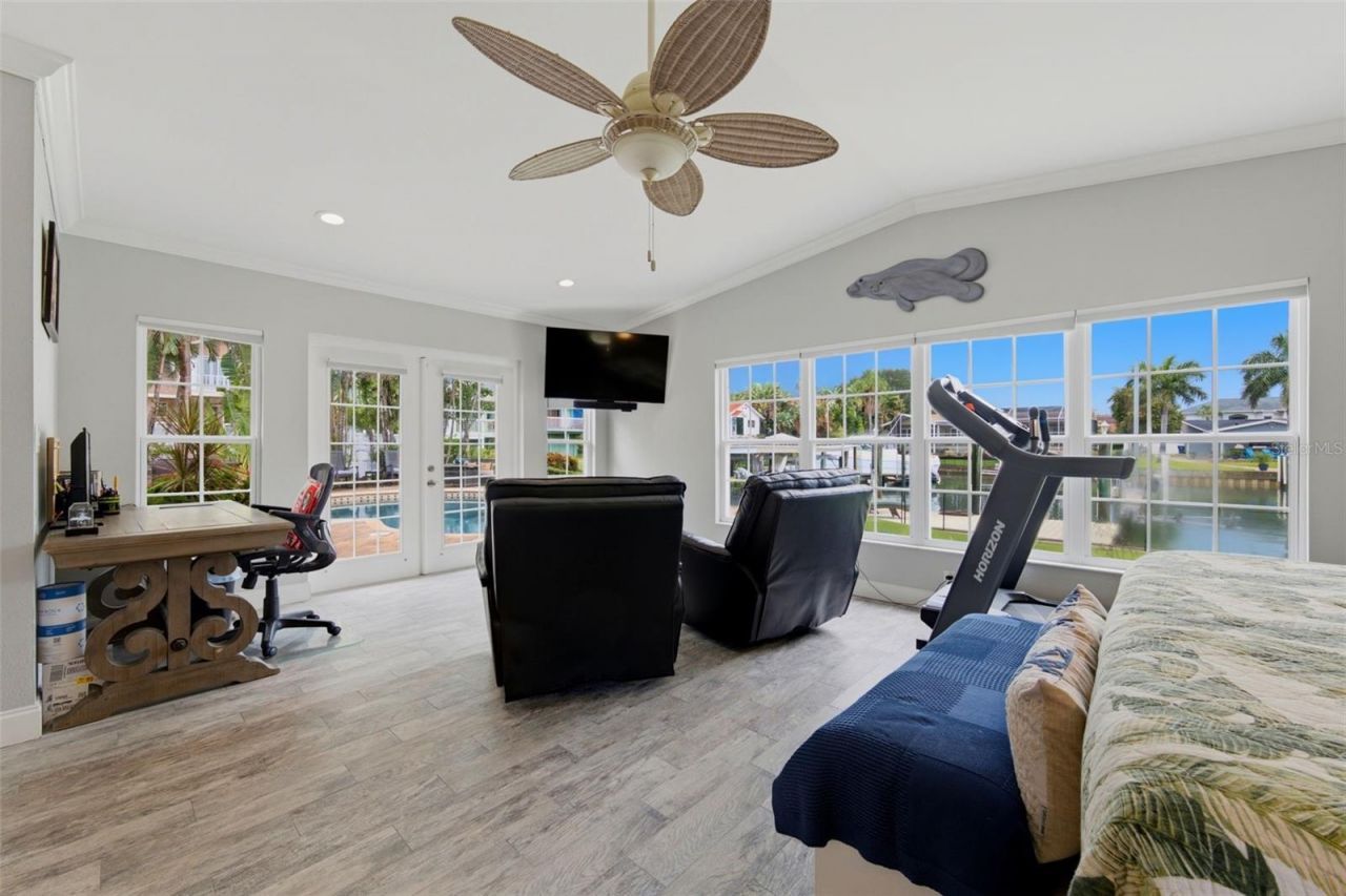 137 12th Street E, Tierra Verde, FL 33715 Photo