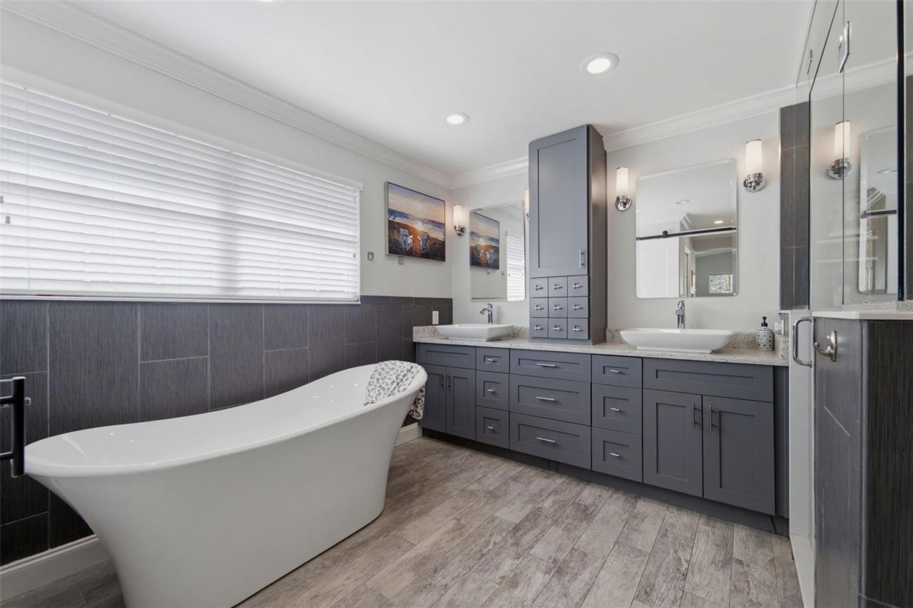 137 12th Street E, Tierra Verde, FL 33715 Photo