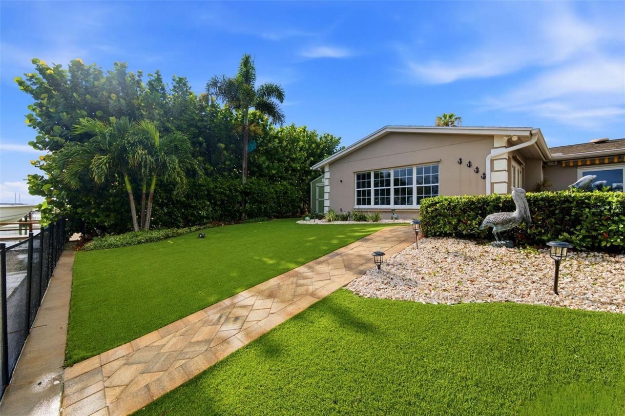 137 12th Street E, Tierra Verde, FL 33715 Photo