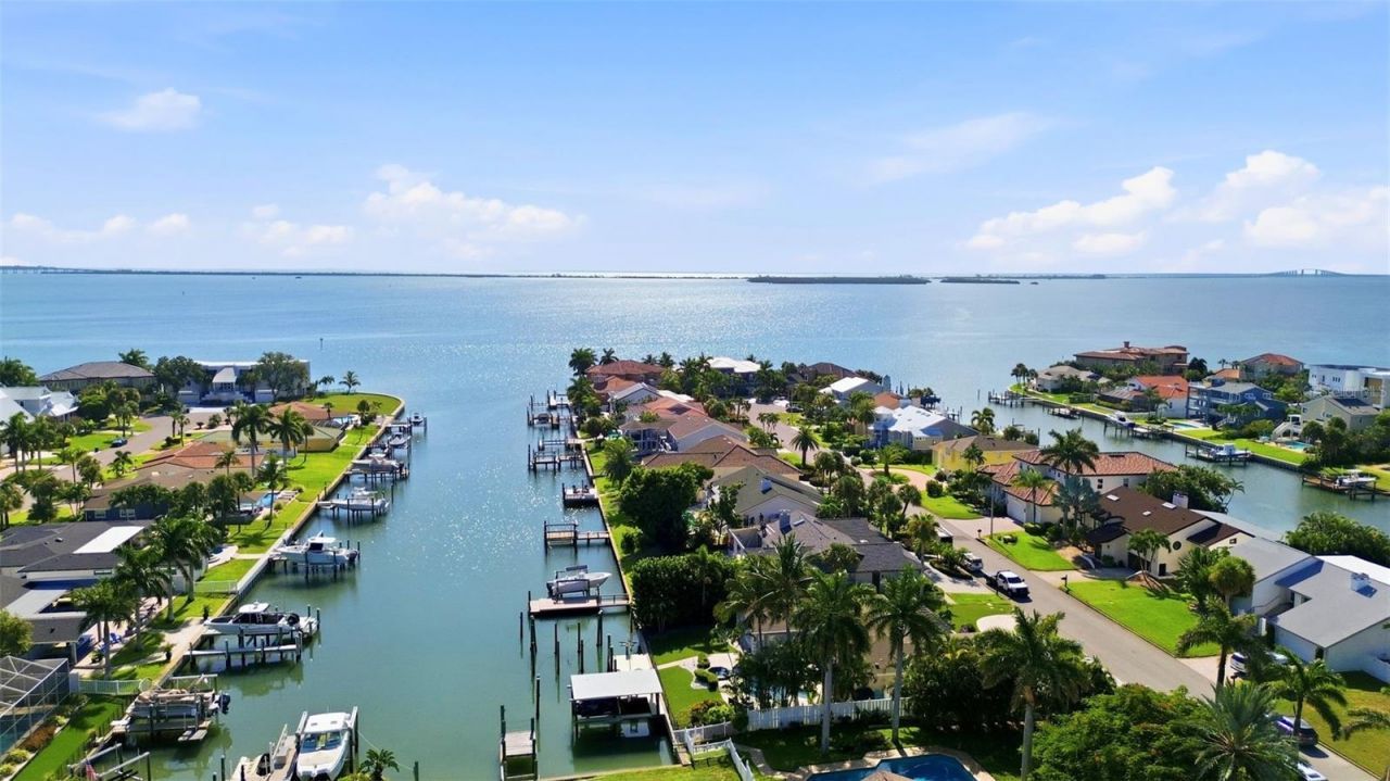 137 12th Street E, Tierra Verde, FL 33715 Photo