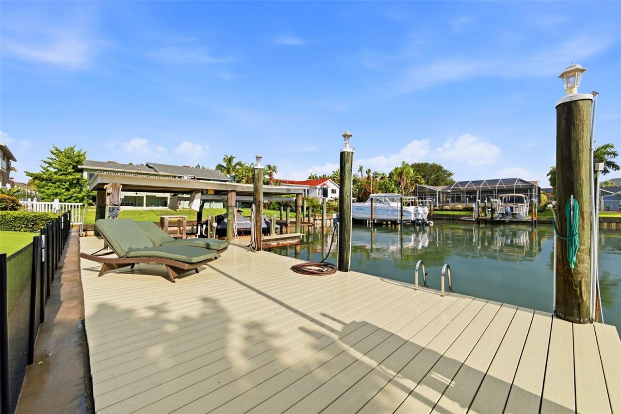 137 12th Street E, Tierra Verde, FL 33715 Photo