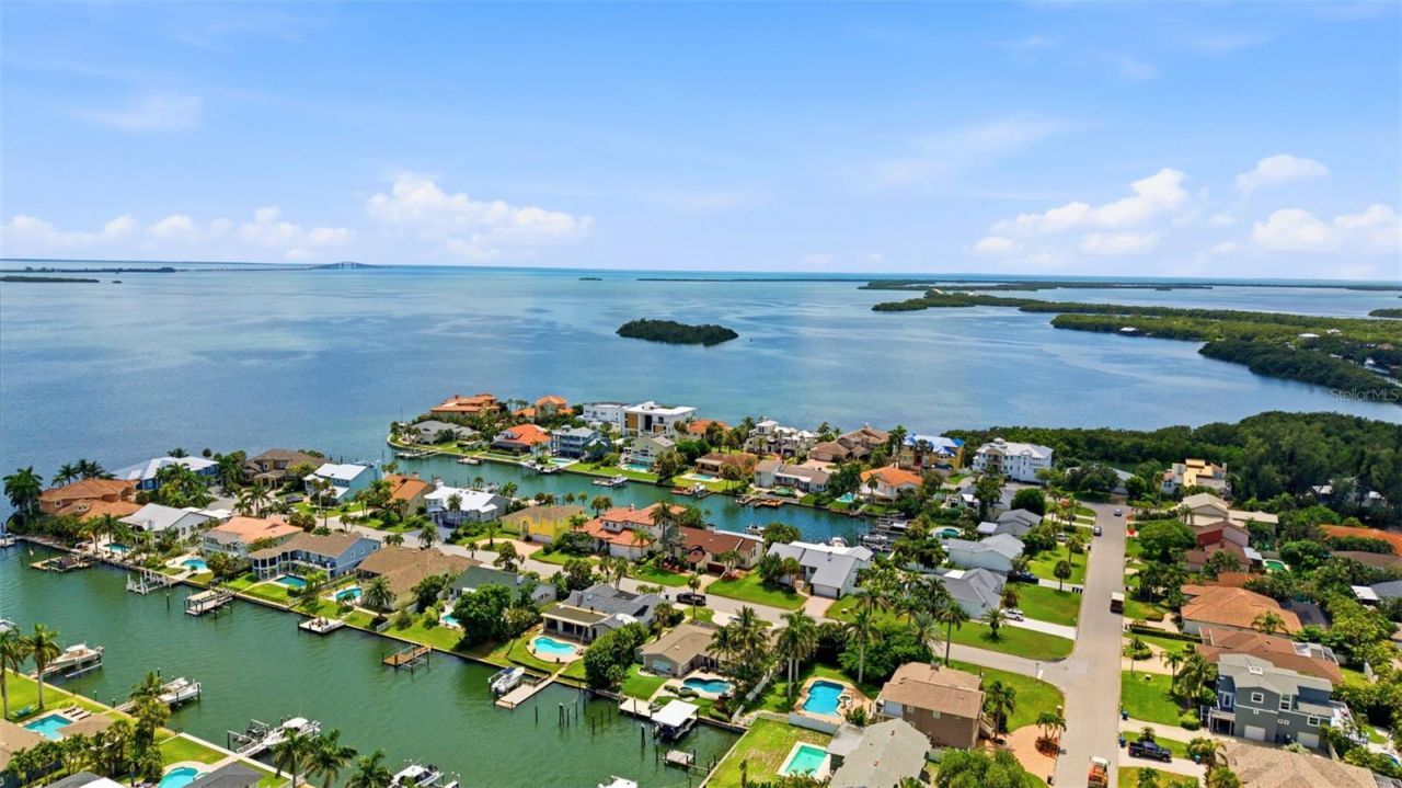 137 12th Street E, Tierra Verde, FL 33715 Photo