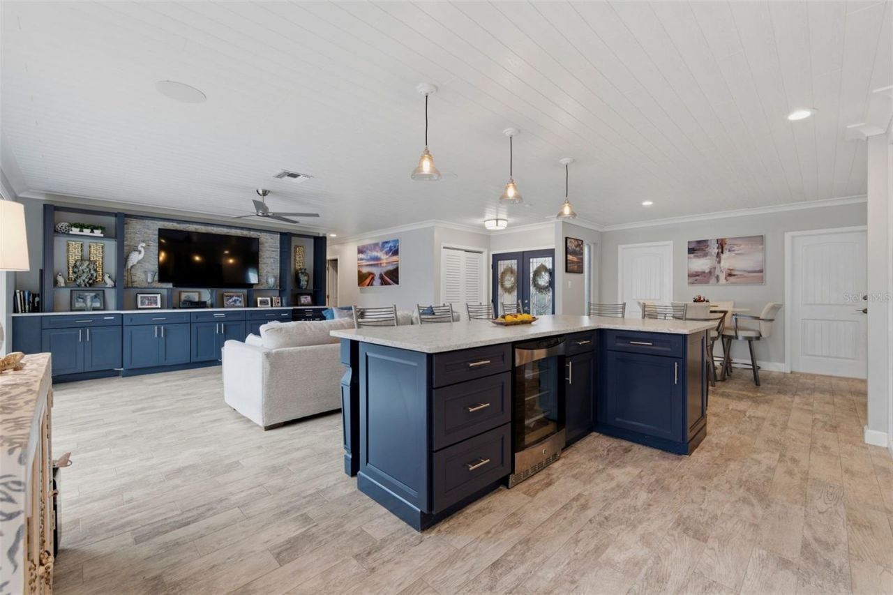 137 12th Street E, Tierra Verde, FL 33715 Photo