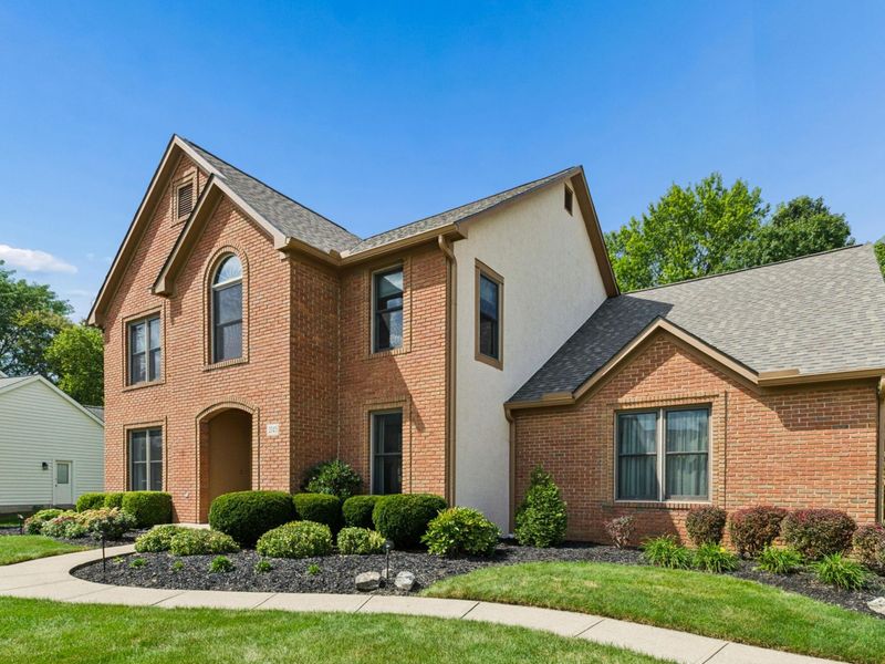2745 Barharbor Court, Lewis Center, OH 43035 Photo 2