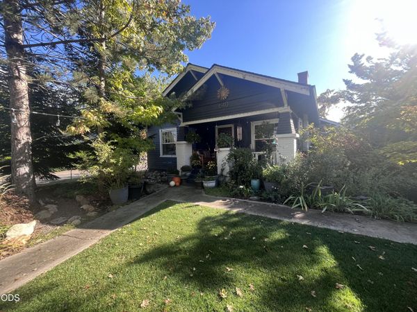 640 Oak Street, Ashland, OR 97520