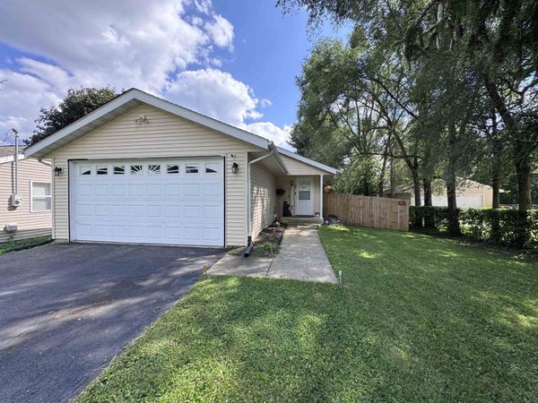 837 Maple Avenue, MACHESNEY PARK, IL 61115