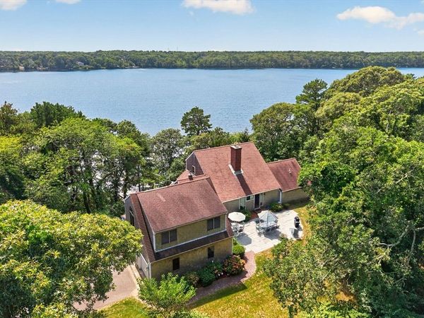 3 Hinckley Rd, Harwich, MA 02645