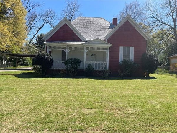 379 West Avenue , Jackson, GA 30233