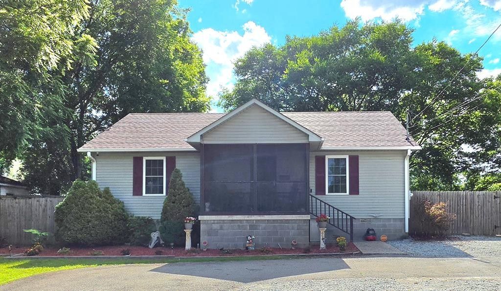 722 Williams St , Paris, TN 38242 Main Photo