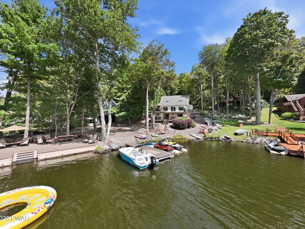 2043 Roamingwood Road , Lake Ariel, PA 18436