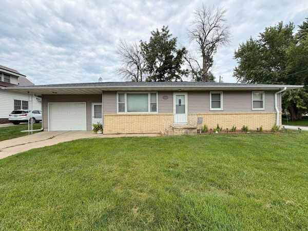 634 12th Avenue , Manson, IA 50563