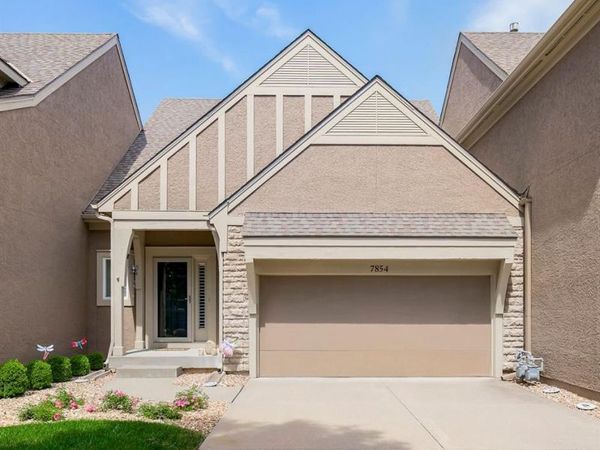 7854 W 157th Terrace, Overland Park, KS 66223