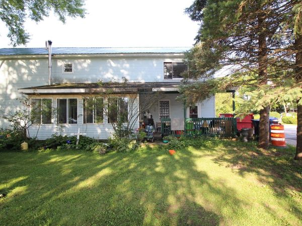 13 W Main St, Deerfield, WI 53523