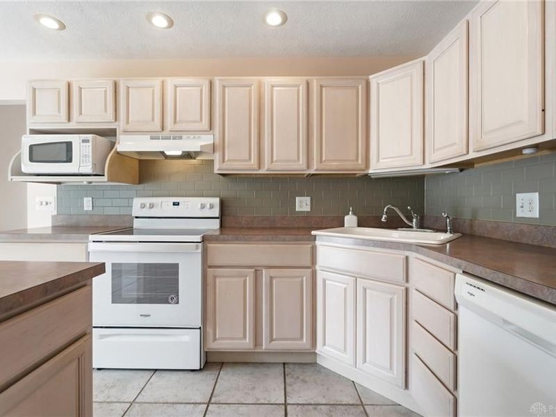 2091 Waterfall Lane, Vandalia, OH 45377 Photo 18