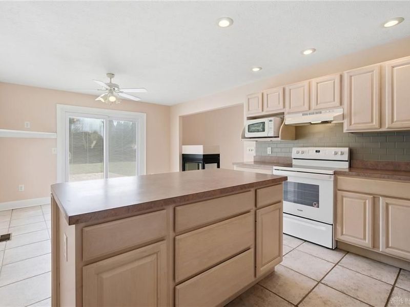 2091 Waterfall Lane, Vandalia, OH 45377 Photo 19