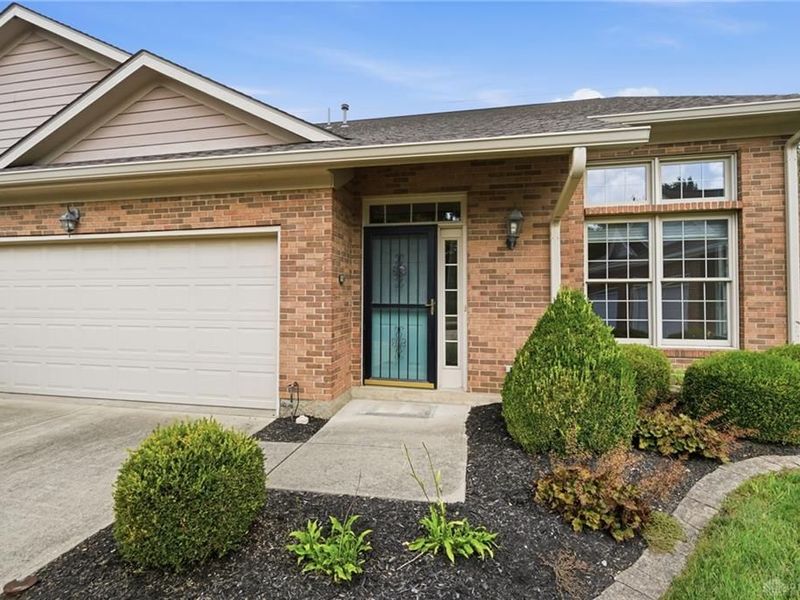 2091 Waterfall Lane, Vandalia, OH 45377 Photo 2