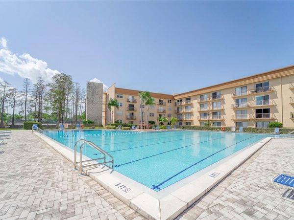 5820 N CHURCH AVENUE , Unit 422, TAMPA, FL 33614