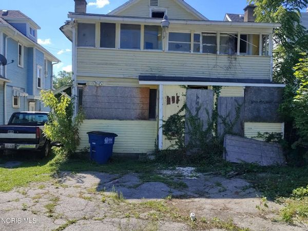 2010 Airport Highway, Toledo, OH 43609