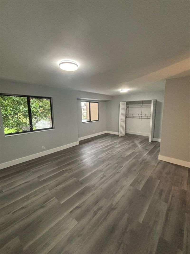 453 NE 210th Ter , Miami, FL 33179 Photo