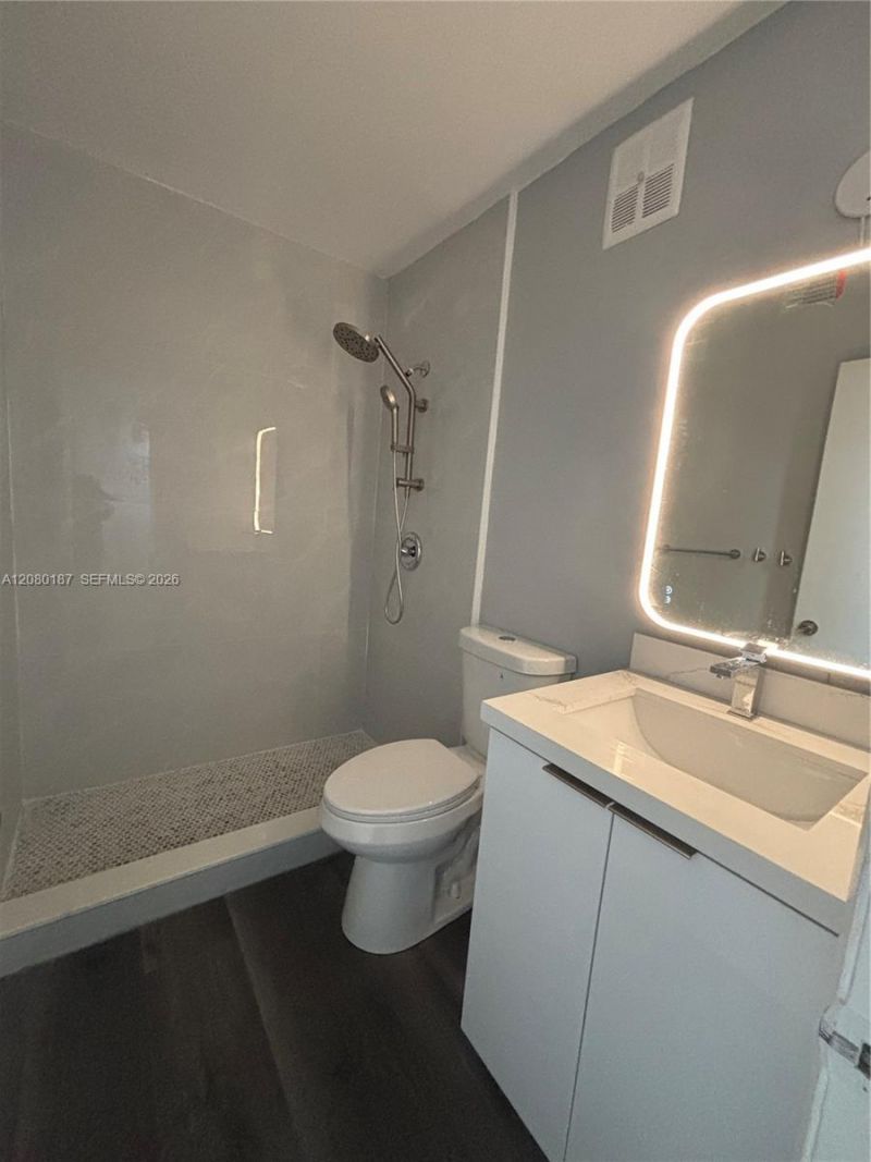 453 NE 210th Ter , Miami, FL 33179 Photo