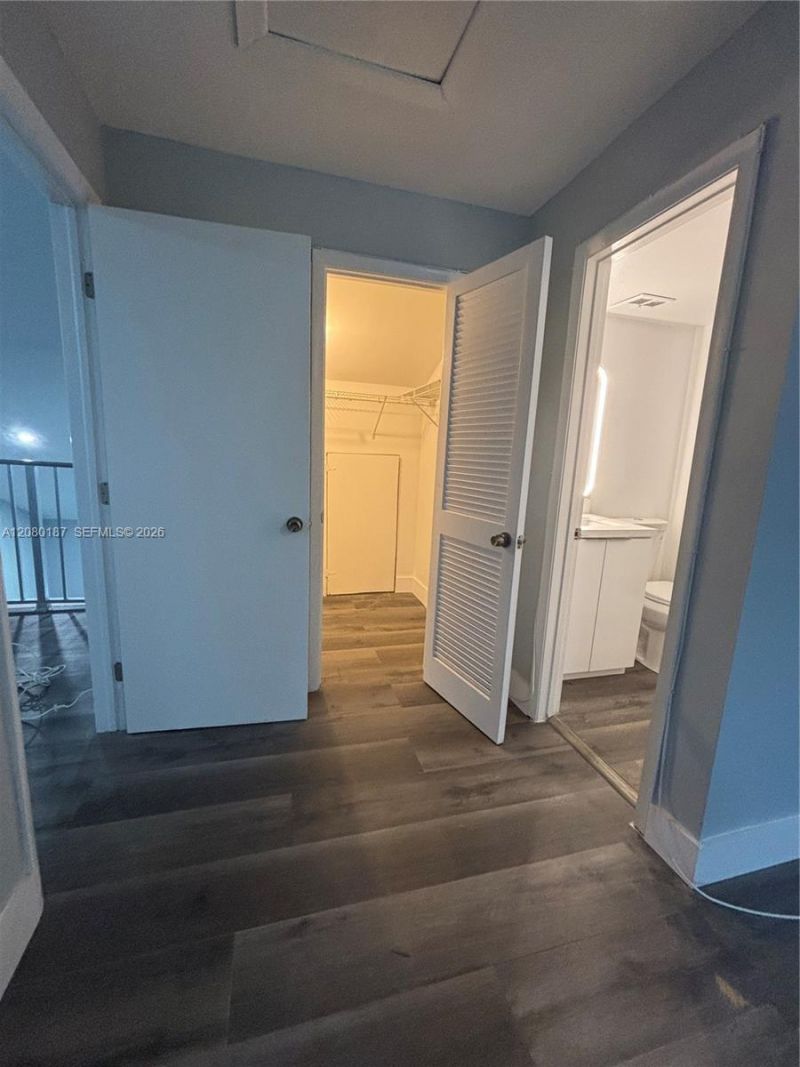 453 NE 210th Ter , Miami, FL 33179 Photo