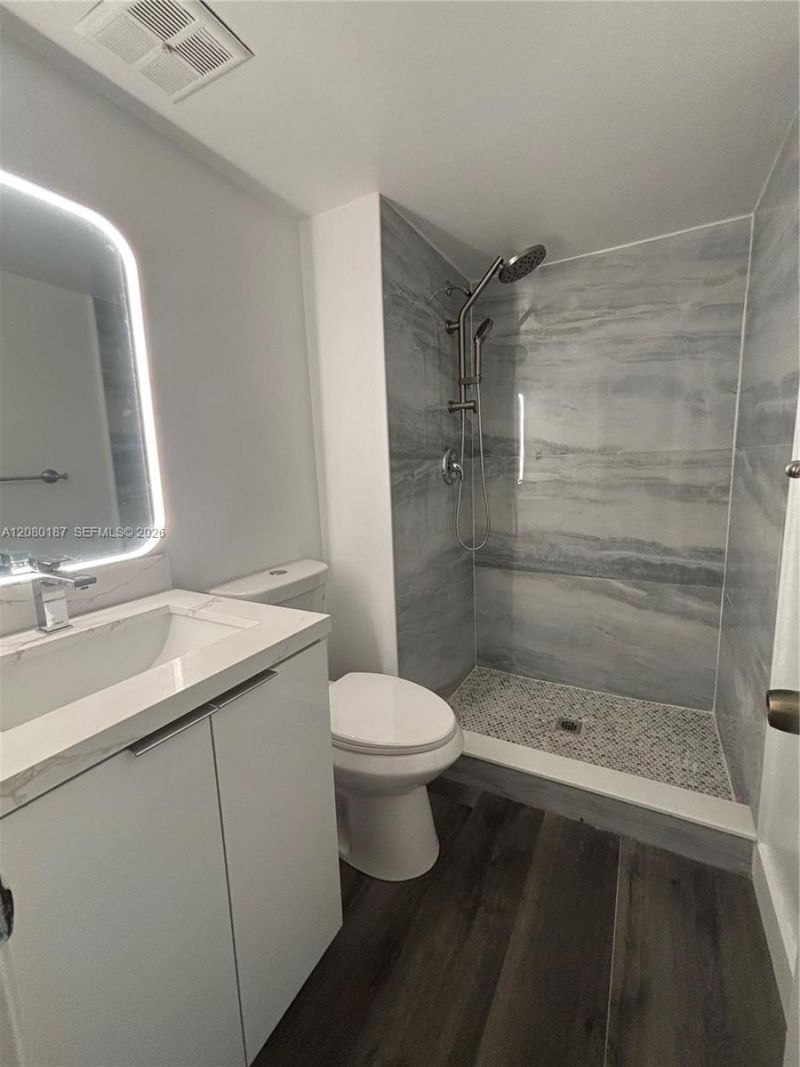 453 NE 210th Ter , Miami, FL 33179 Photo