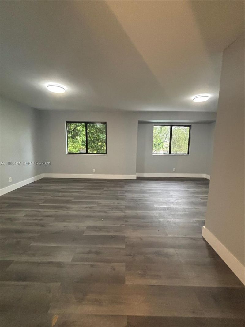 453 NE 210th Ter , Miami, FL 33179 Photo