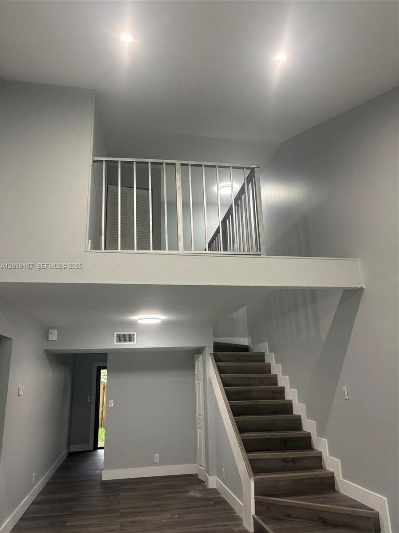 453 NE 210th Ter , Miami, FL 33179 Photo