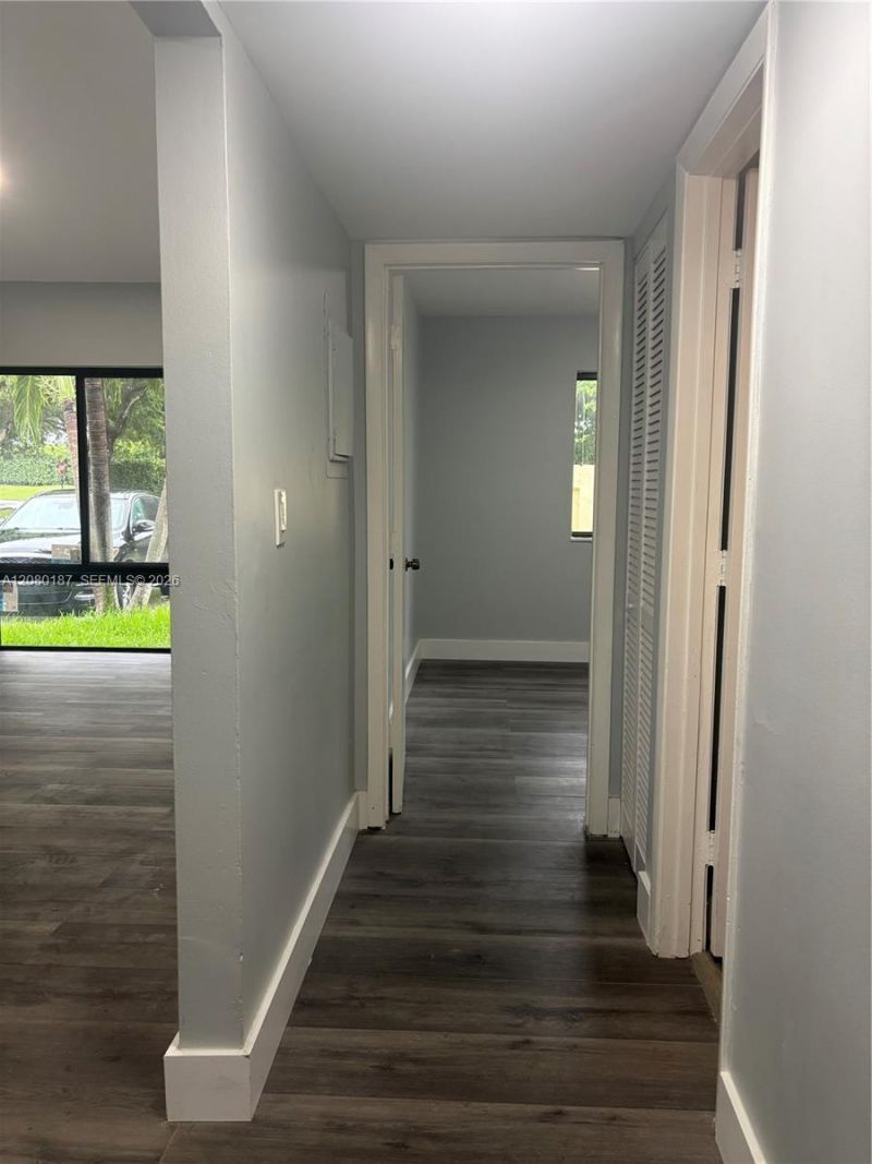 453 NE 210th Ter , Miami, FL 33179 Photo