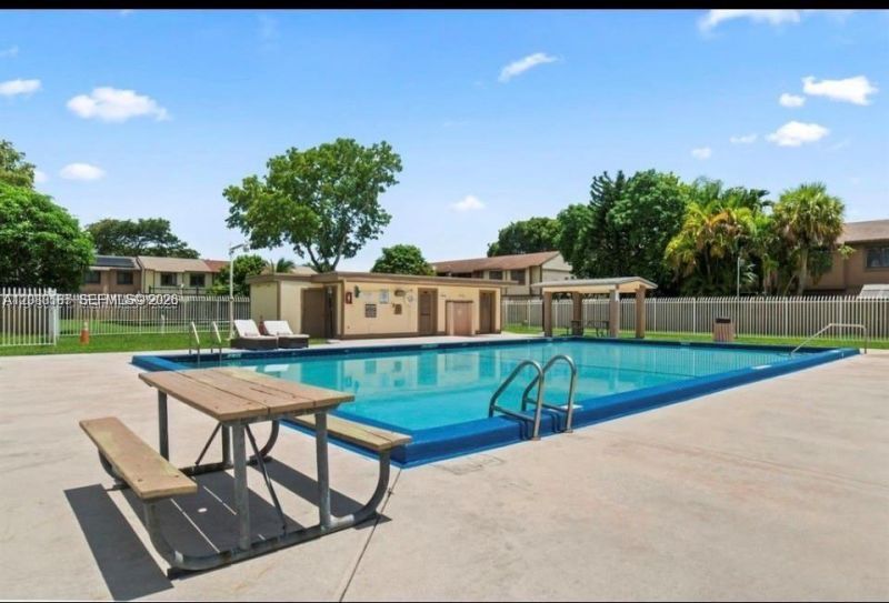 453 NE 210th Ter , Miami, FL 33179 Photo