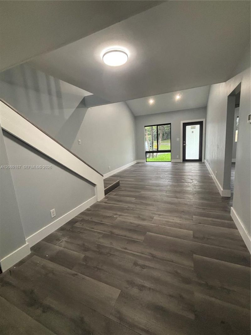 453 NE 210th Ter , Miami, FL 33179 Photo