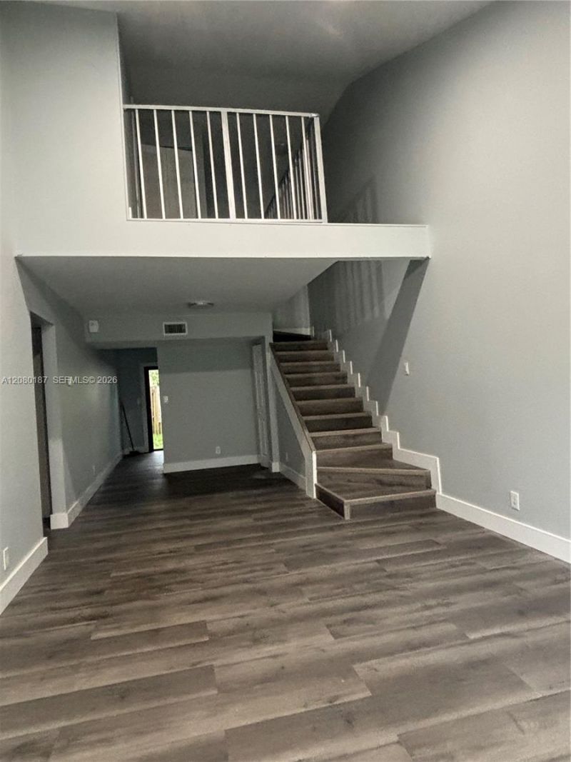 453 NE 210th Ter , Miami, FL 33179 Photo