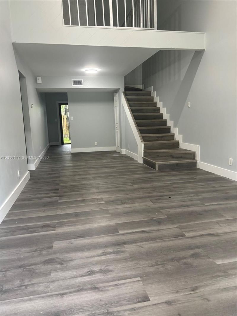 453 NE 210th Ter , Miami, FL 33179 Photo