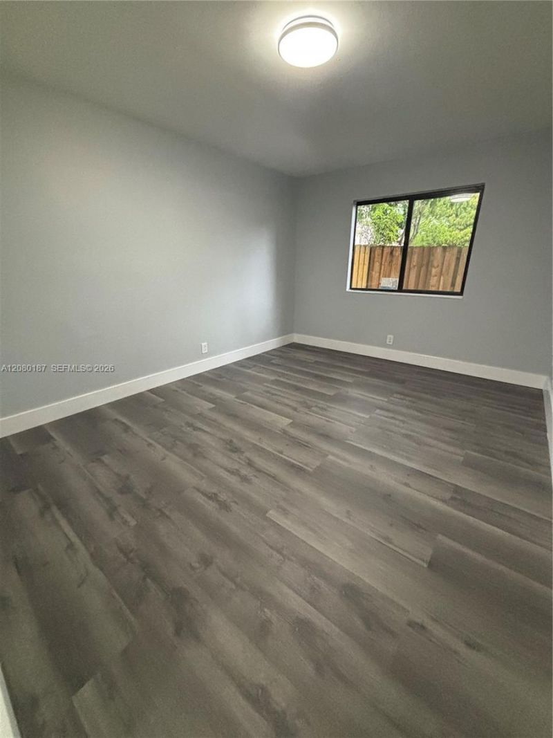453 NE 210th Ter , Miami, FL 33179 Photo