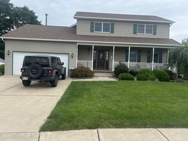 223 Red Coat Lane, Hanover Township, PA 18706