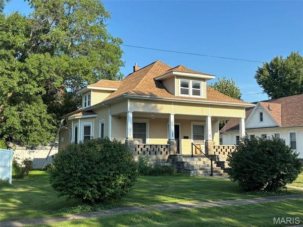 325 South Shelby Street , Shelbina, MO 63468