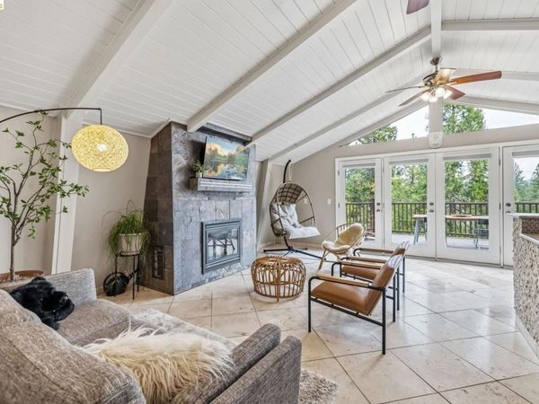 19933 Pine Mountain Dr., Groveland, CA 95321
