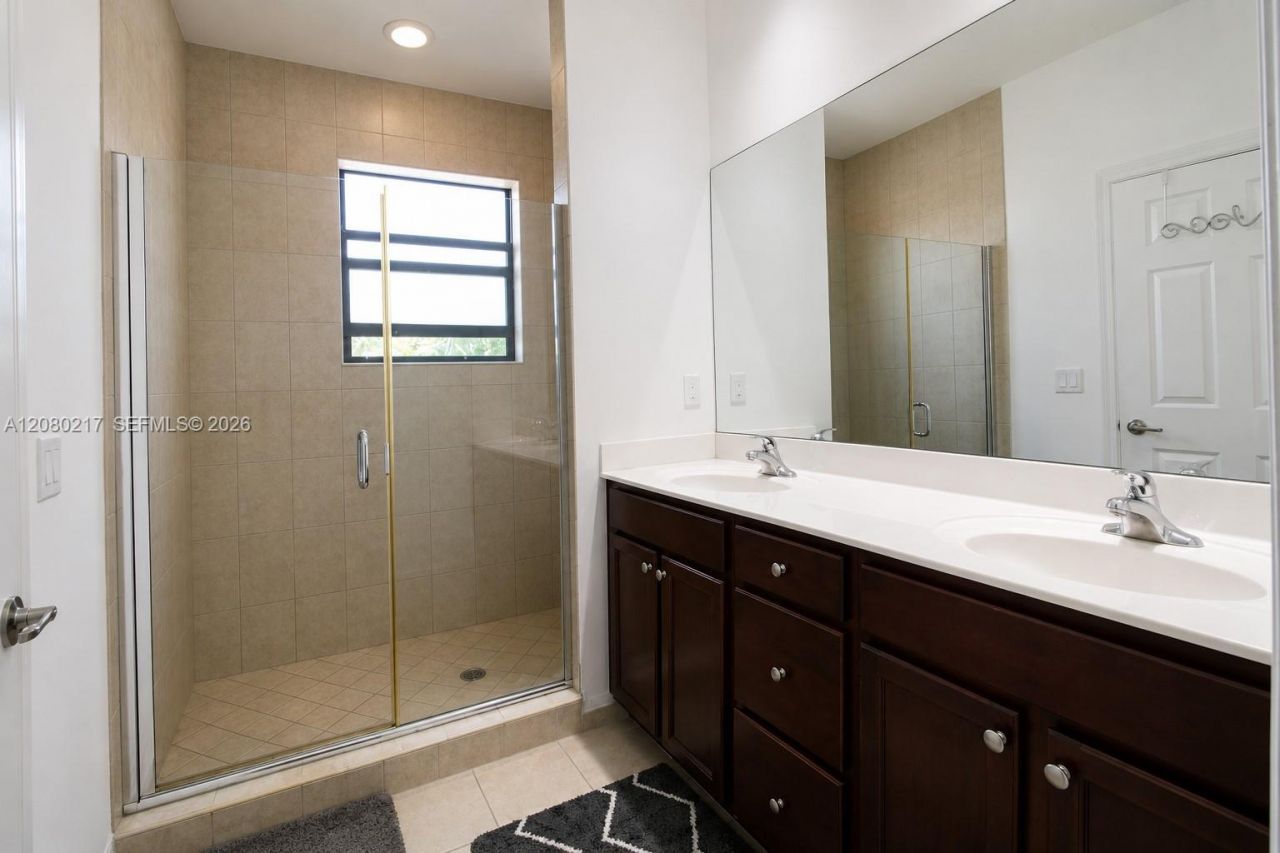 10327 NW 89th Ter, Doral, FL 33178 Photo